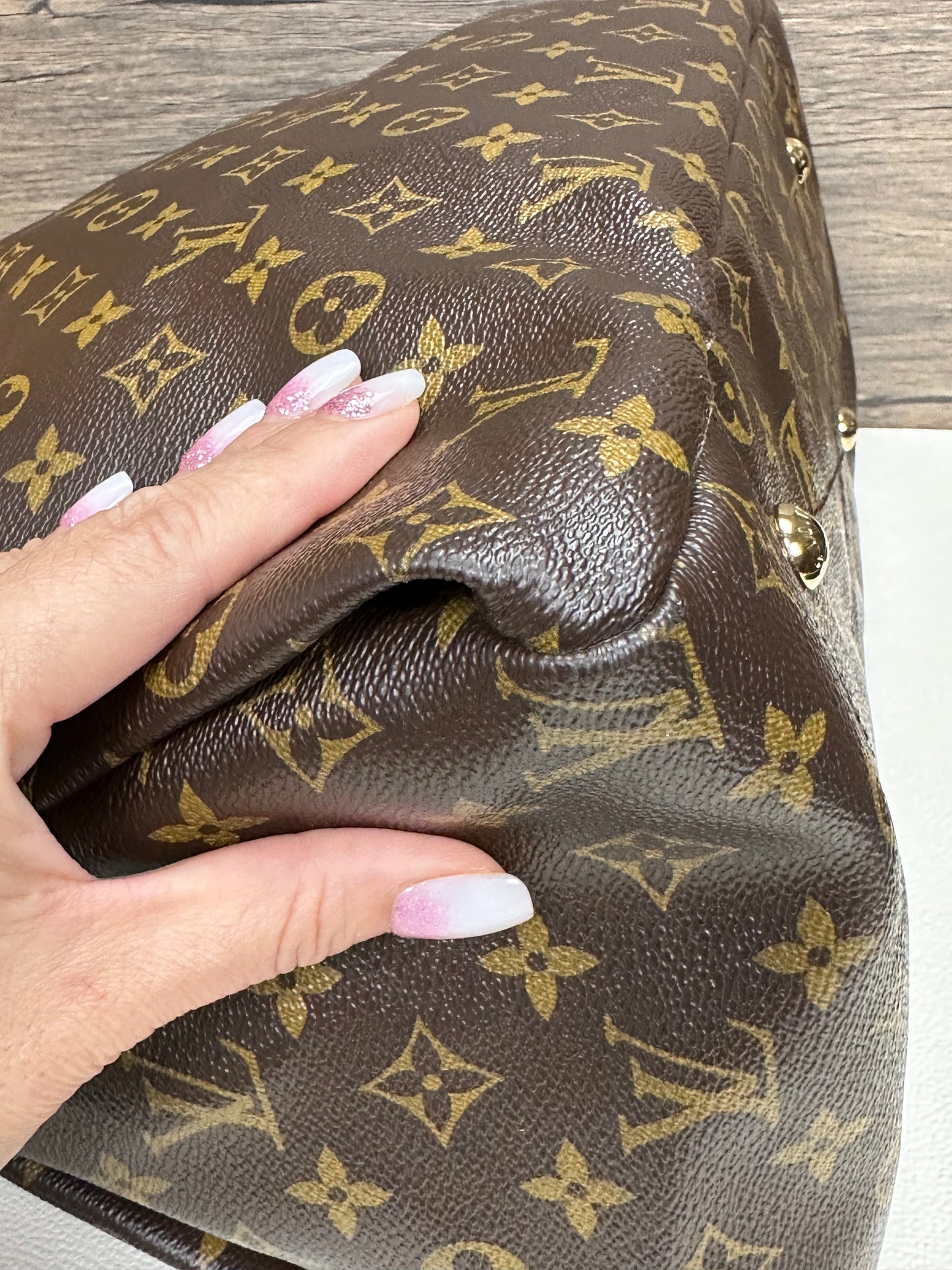 Louis Vuitton Artsy MM Monogram Canvas