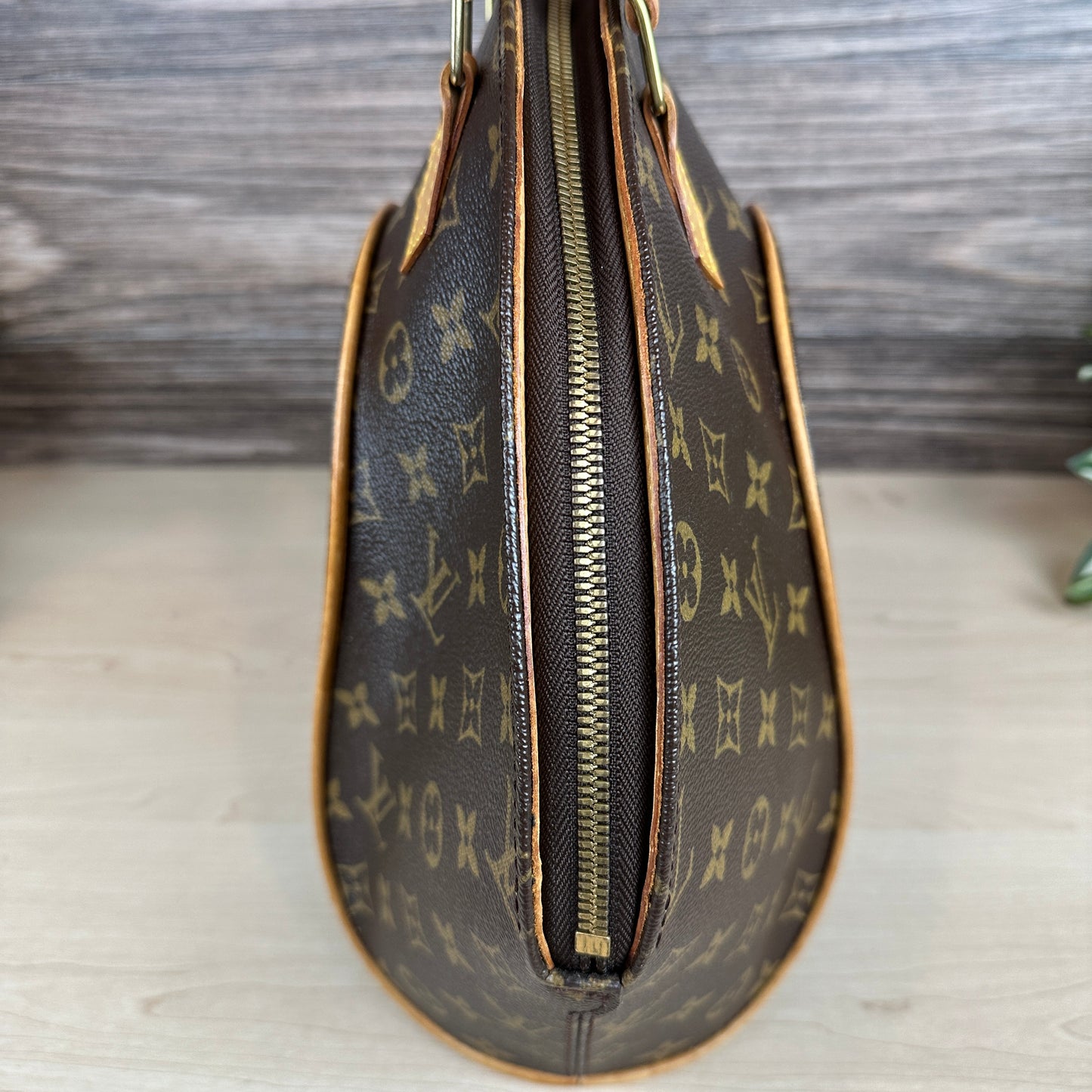 Louis Vuitton Ellipse MM