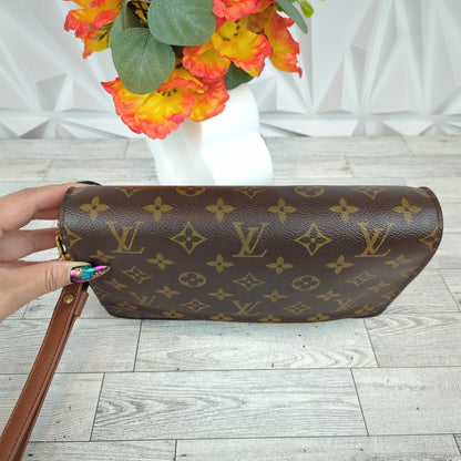 Louis Vuitton Orsay Clutch