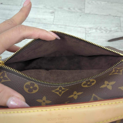 Louis Vuitton Monogram Pochette Metis