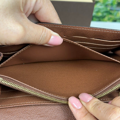 Louis Vuitton Monogram Sarah Wallet New Model