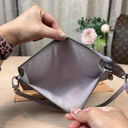 Louis Vuitton Lilac Epi Leather Accessories Pochette 24