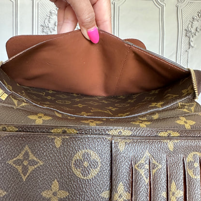 Louis Vuitton Escapade Travel Organizer Zip Wallet