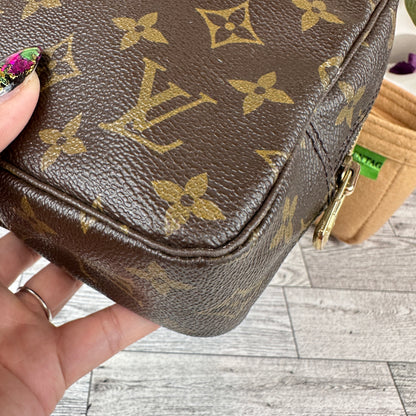 Louis Vuitton Trousse 23