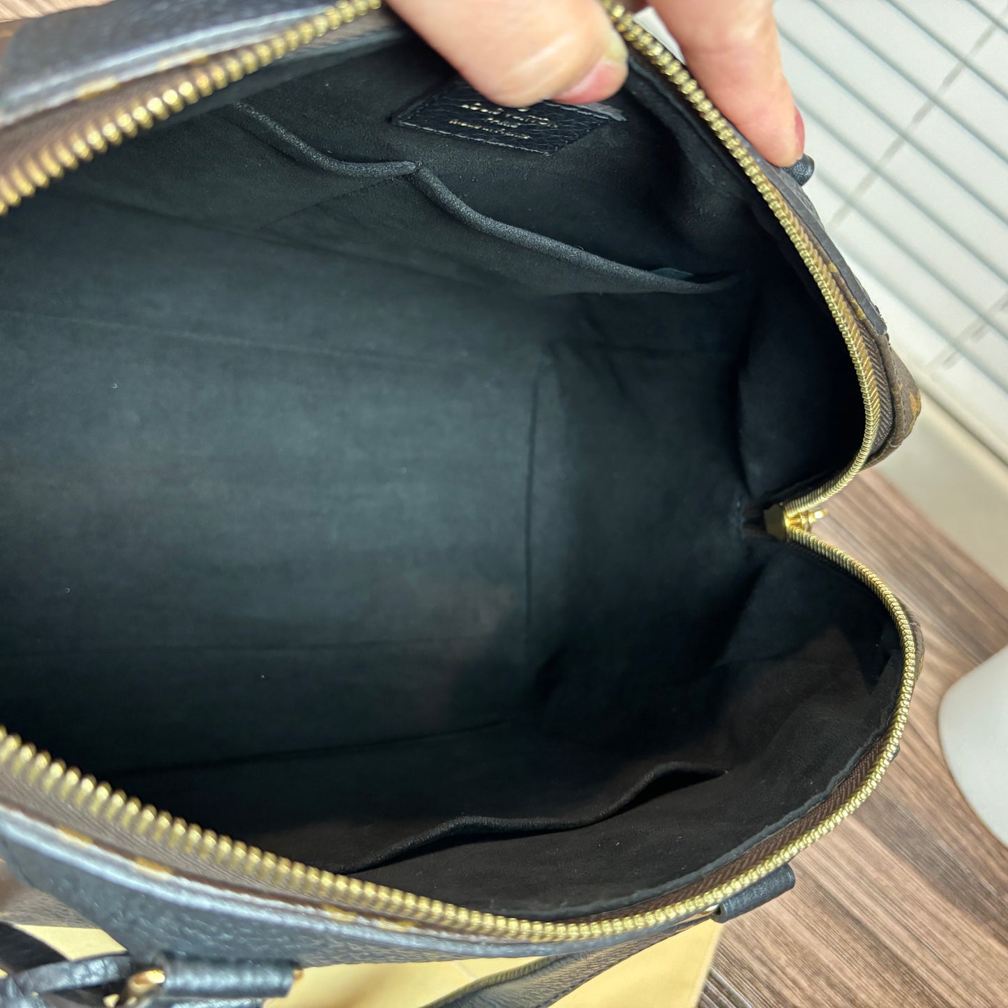 Louis Vuitton Retiro Noir