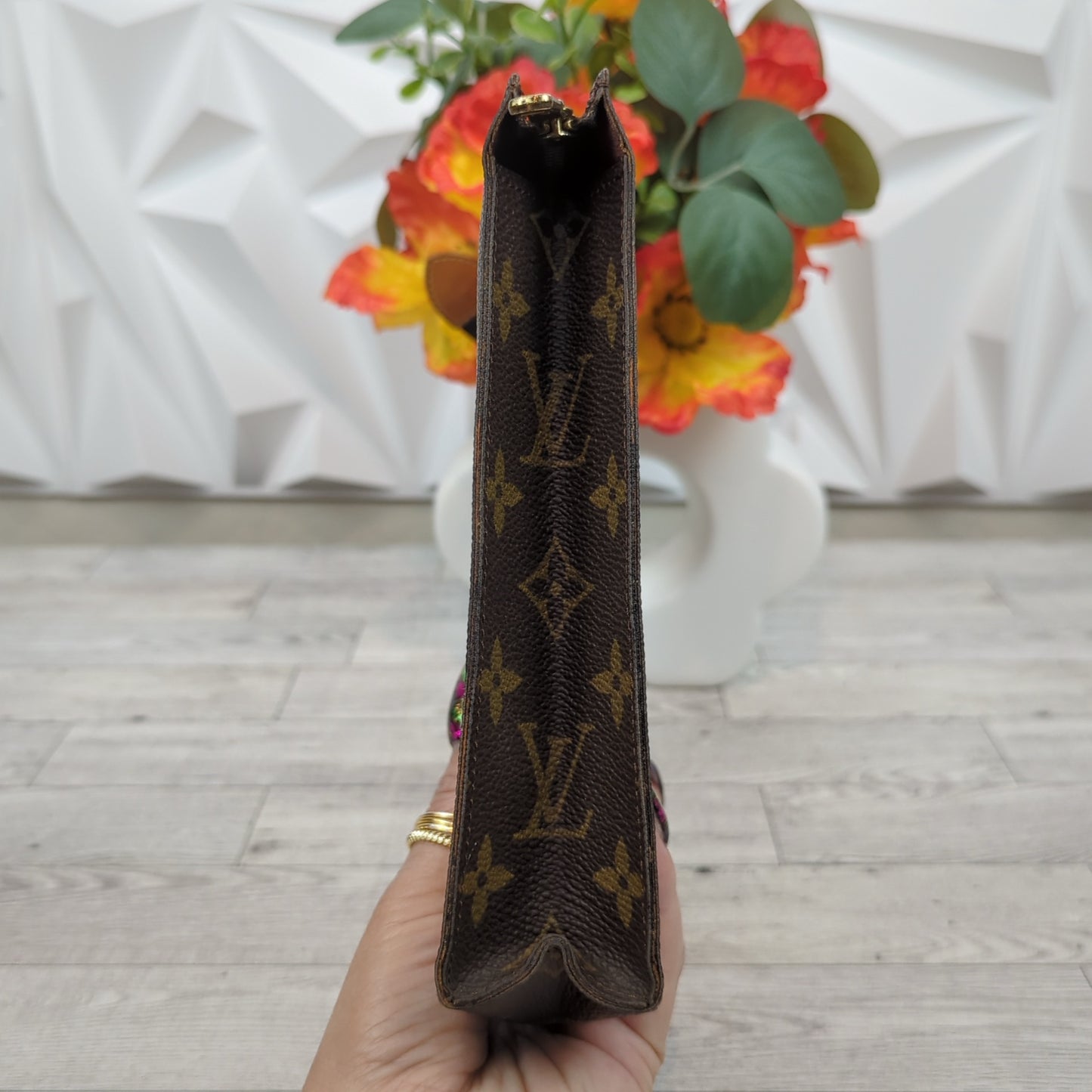 Louis Vuitton Toiletry 26