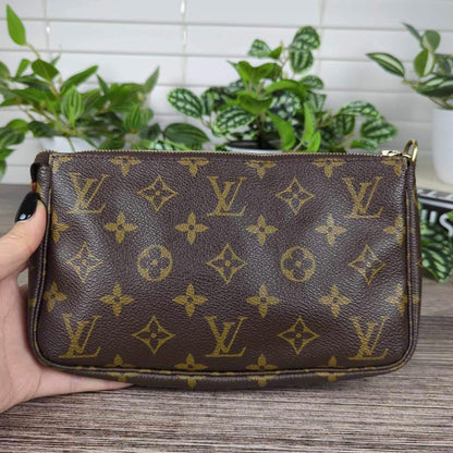 Louis Vuitton Pochette Accessories Monogram