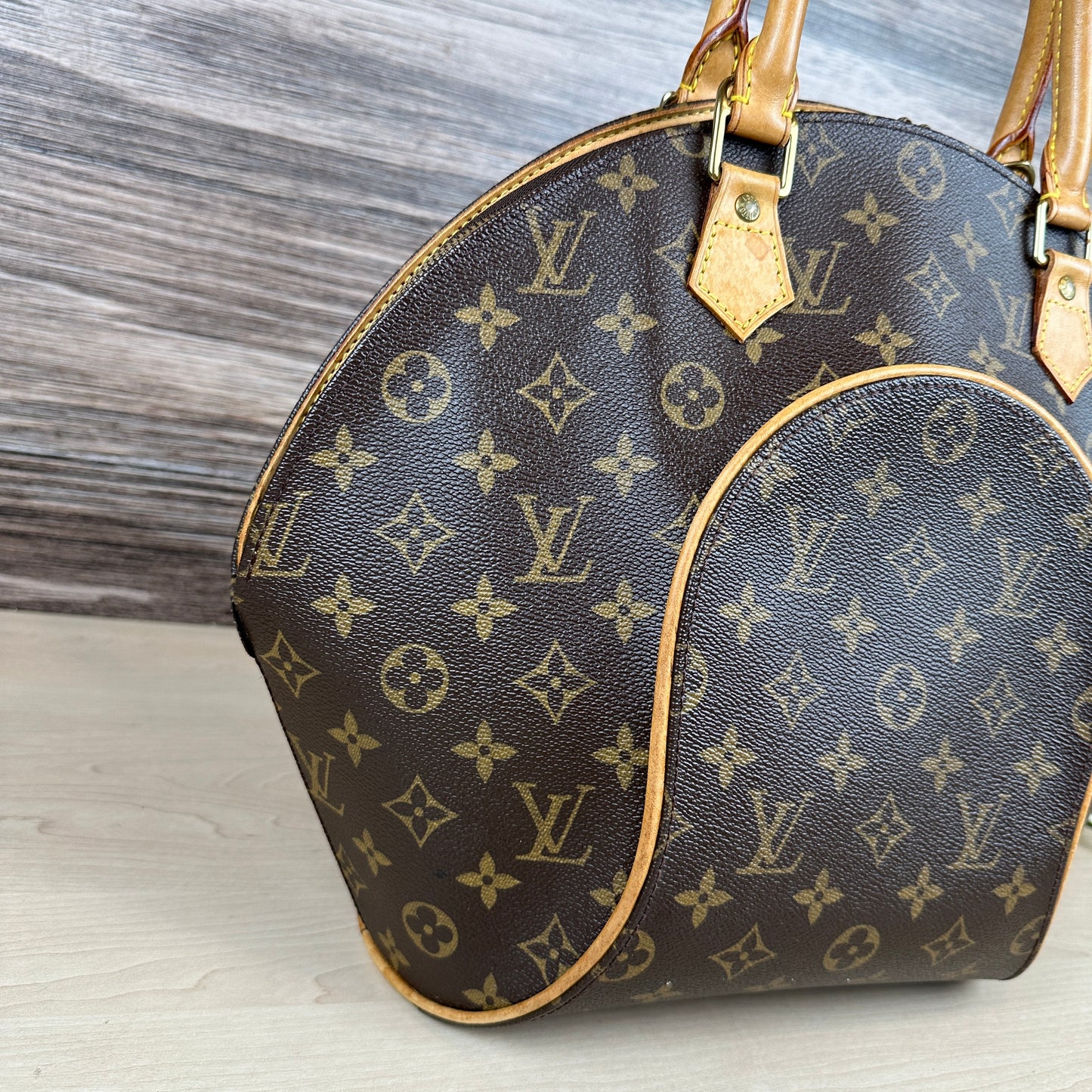 Louis Vuitton Ellipse MM