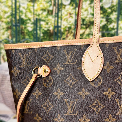 Louis Vuitton Monogram Neverfull MM Cerise