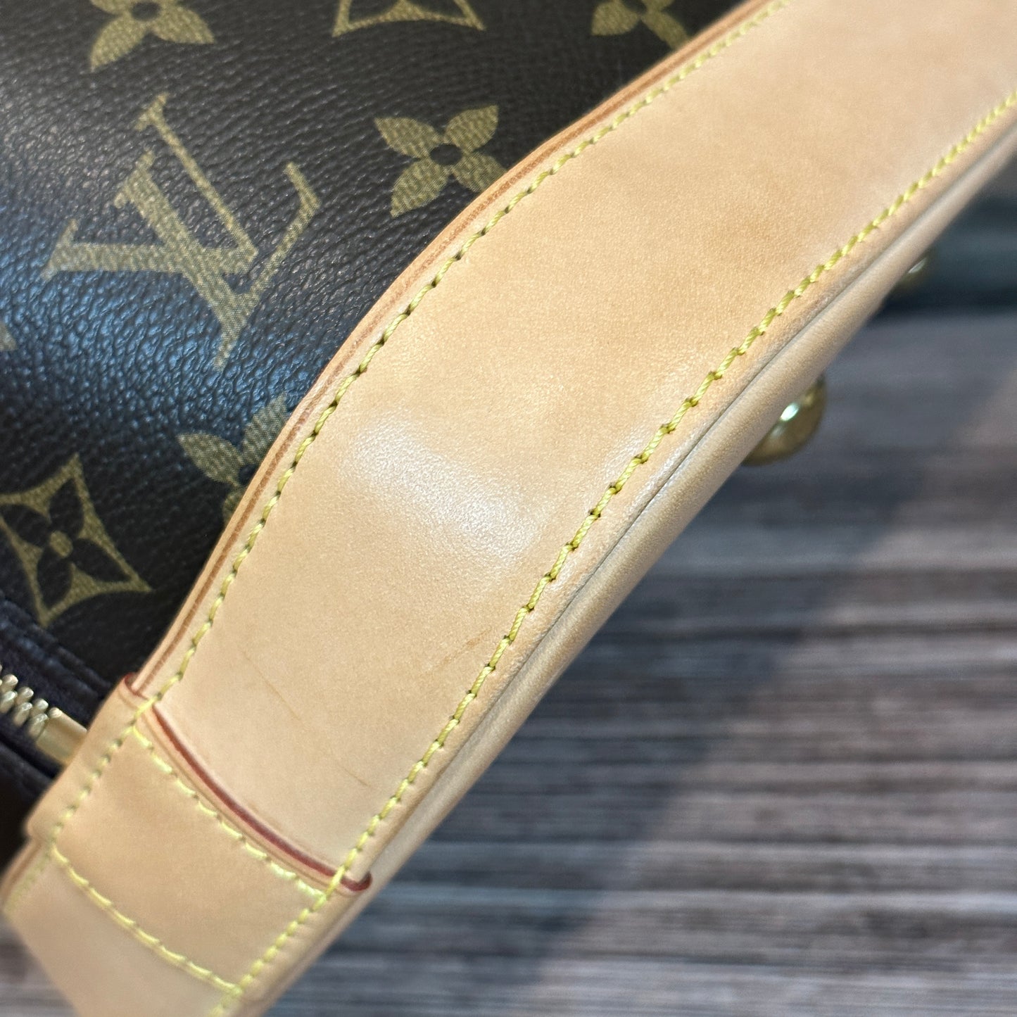 Louis Vuitton Alma MM Monogram