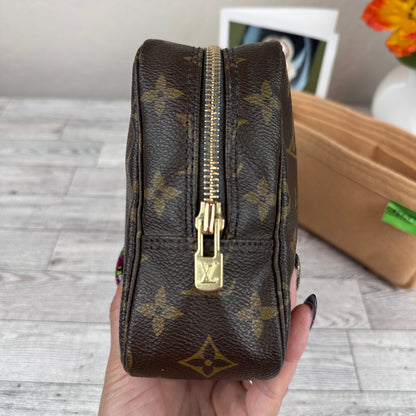 Louis Vuitton Trousse 23