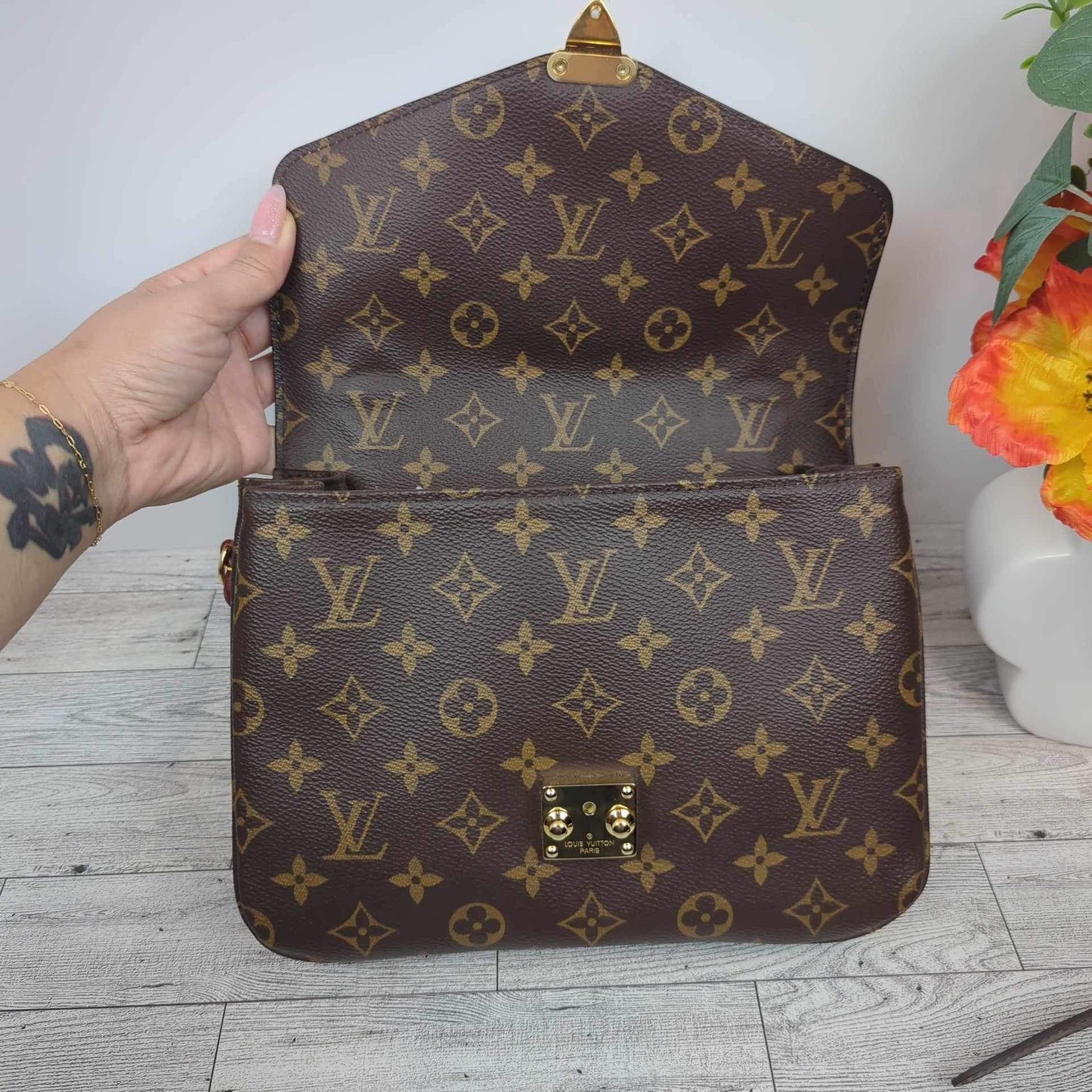 Louis Vuitton Monogram Pochette Metis