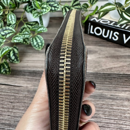 Louis Vuitton Monogram Zippy Wallet Fuchsia