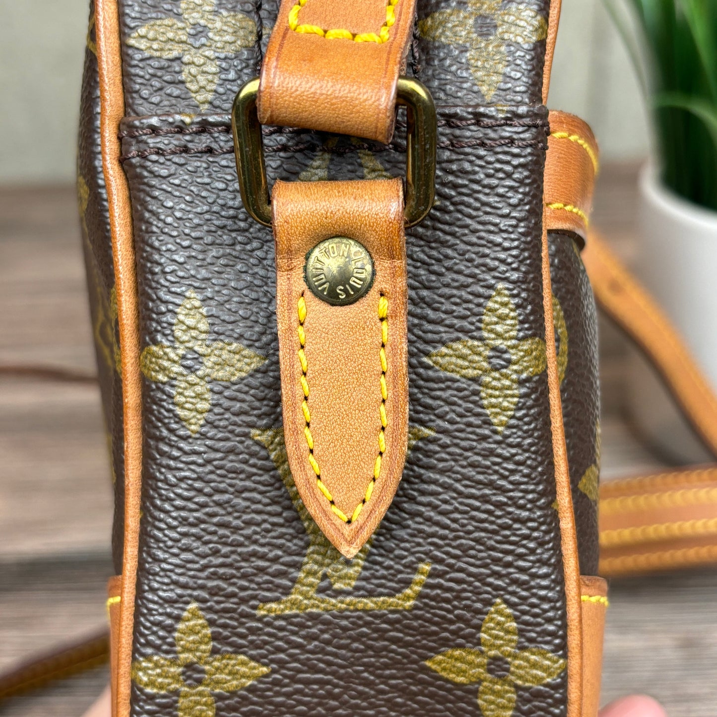 Louis Vuitton Trocadero 23 Crossbody Bag