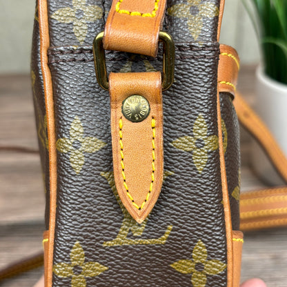 Louis Vuitton Trocadero 23 Crossbody Bag
