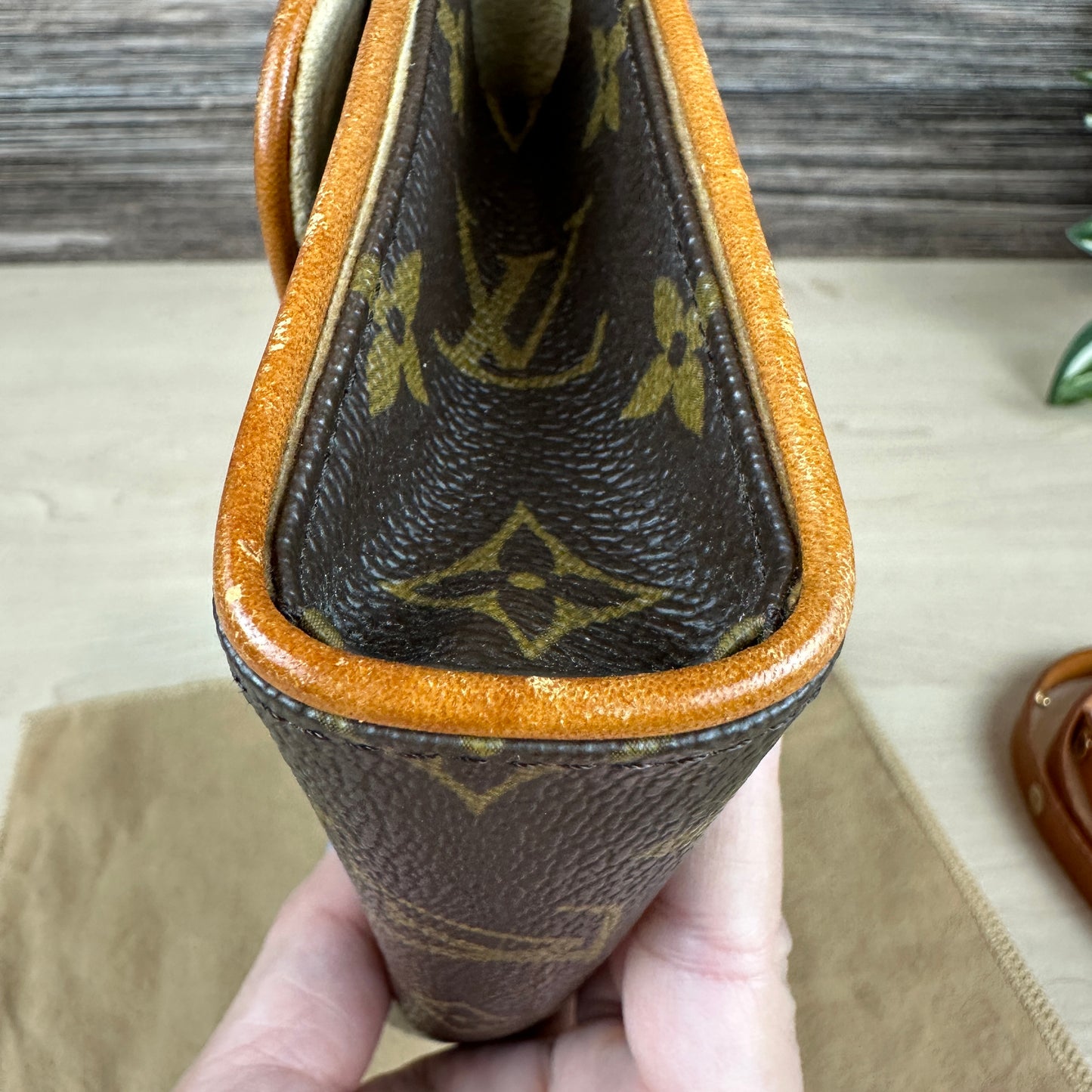 Louis Vuitton Florentine Pochette Belt Bag