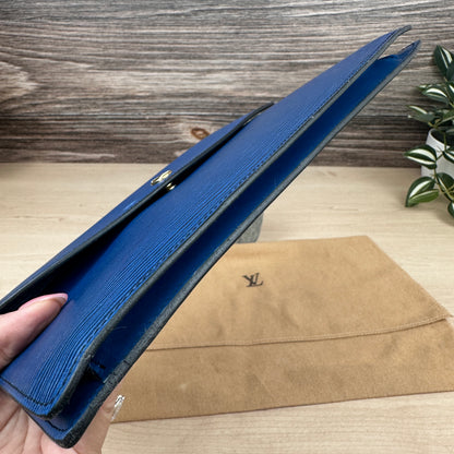 Louis Vuitton Toledo Blue Epi Leather Montaigne Clutch