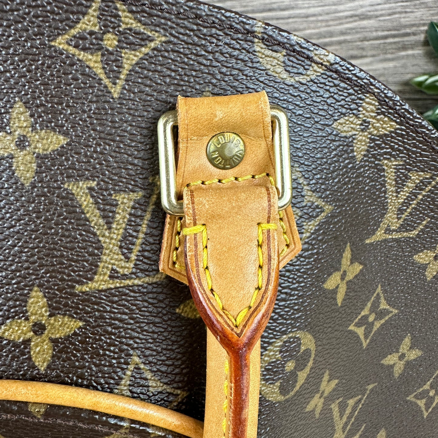 Louis Vuitton Ellipse MM