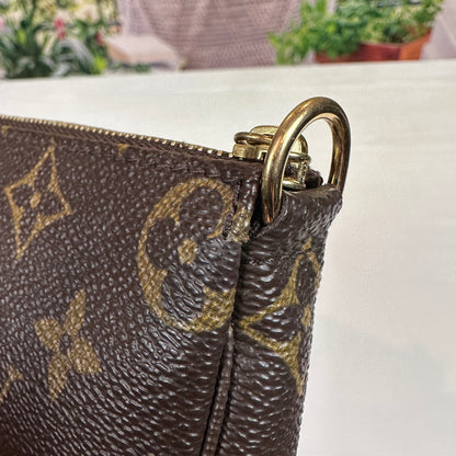 Louis Vuitton Bucket GM Pochette Accessories