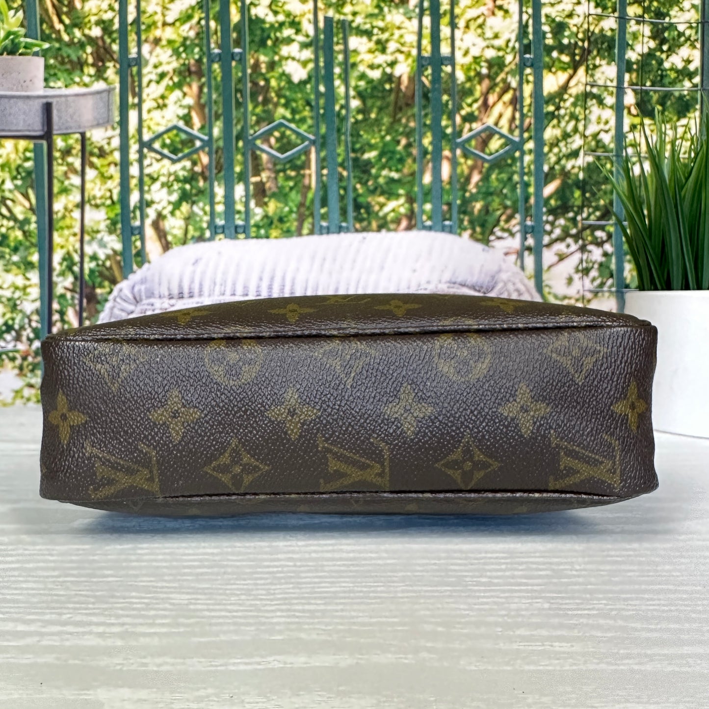 Louis Vuitton Trousse Toilet 23