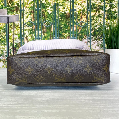 Louis Vuitton Trousse Toilet 23