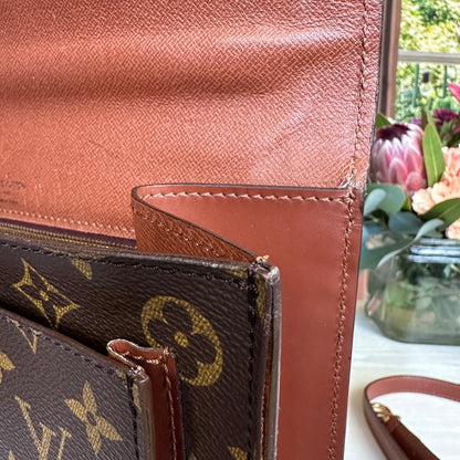 Louis Vuitton Vintage Monceau 28