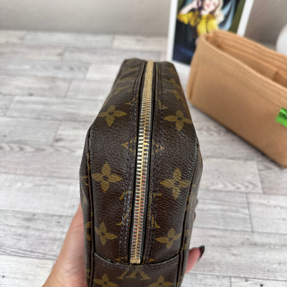 Louis Vuitton Trousse 23