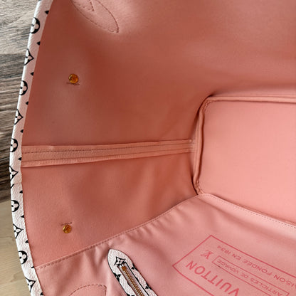 Louis Vuitton Giant Monogram Canvas Neverfull MM Rouge
