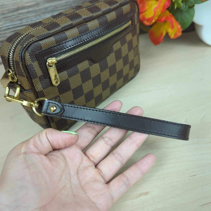 Louis Vuitton Damier Canvas Macao Wristlet Clutch