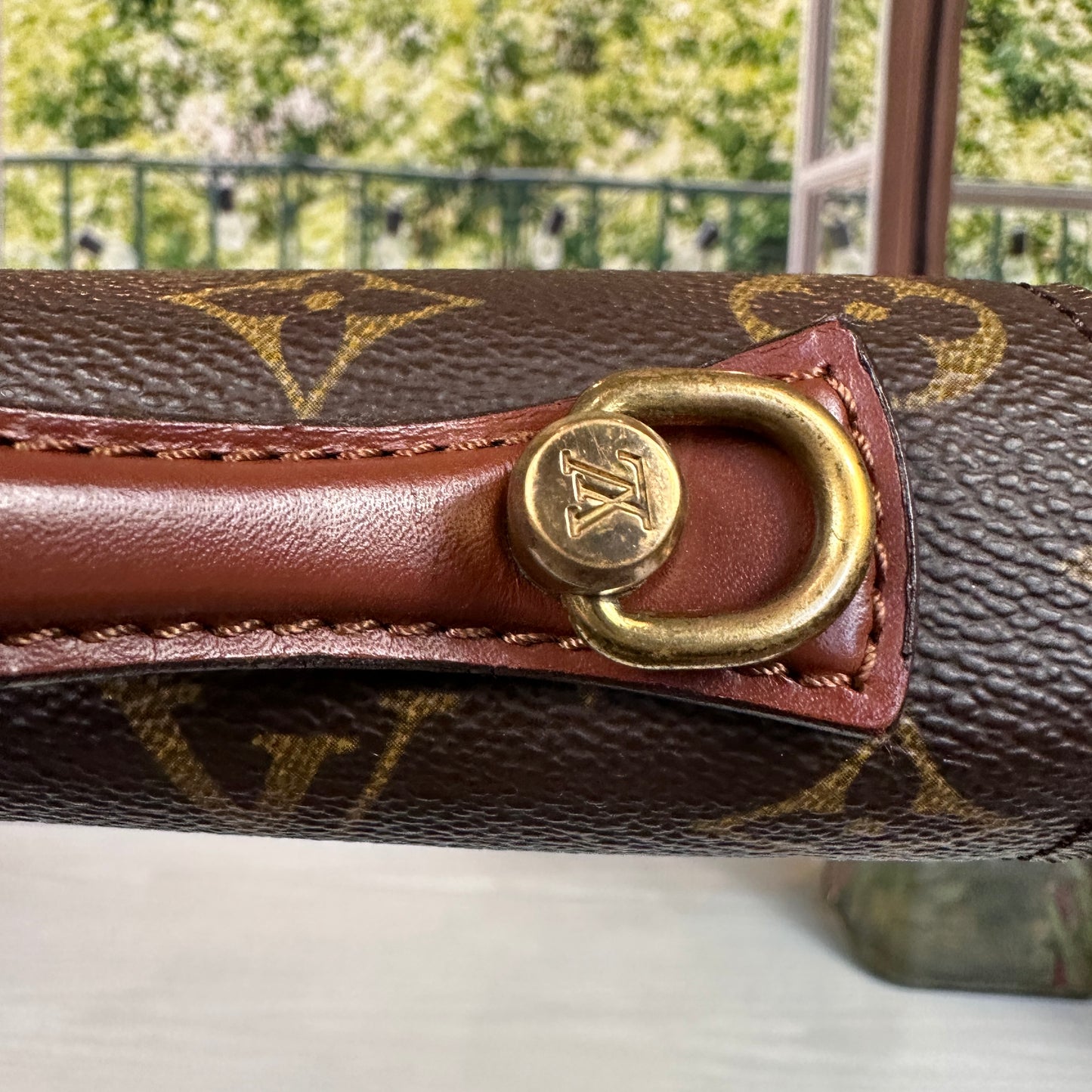 Louis Vuitton Vintage Monceau 28