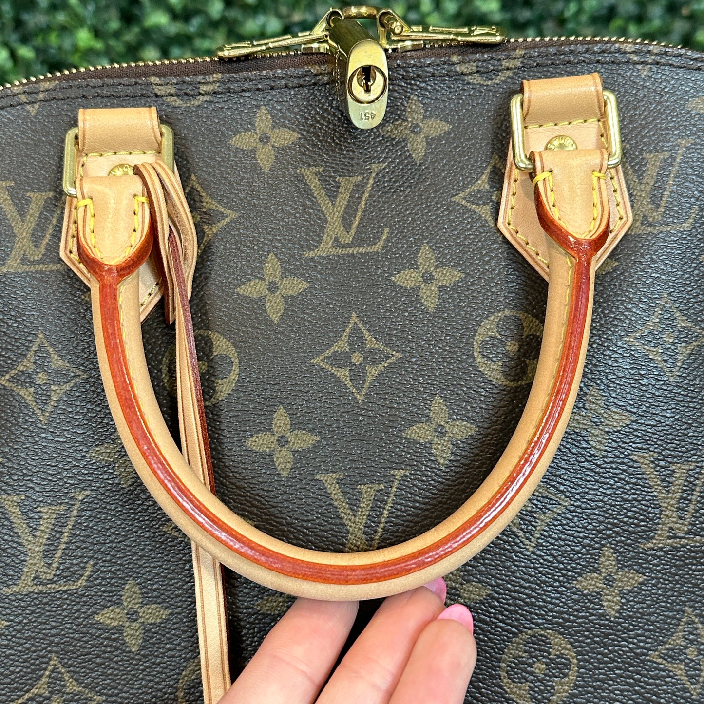 Louis Vuitton Alma MM Monogram