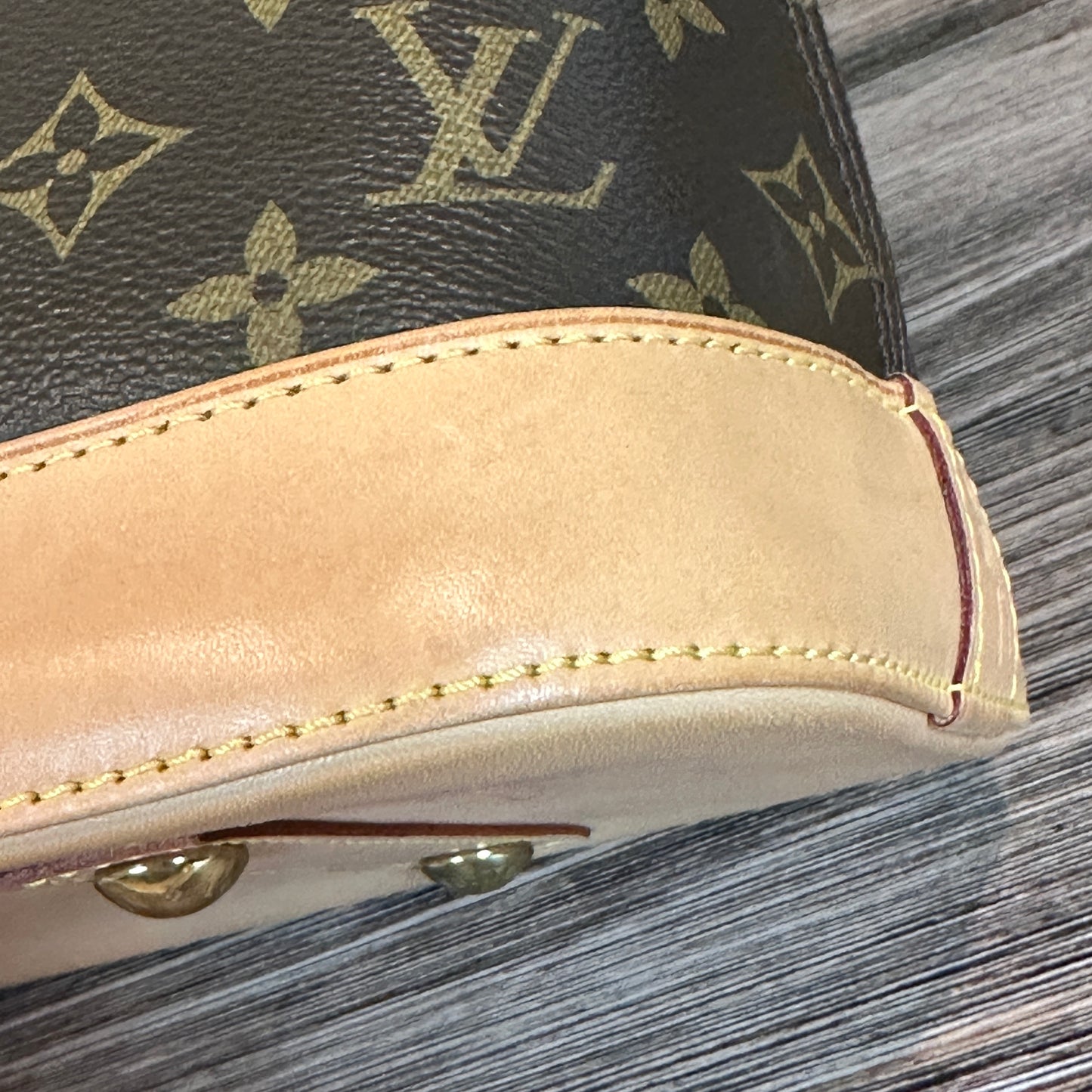 Louis Vuitton Alma MM Monogram