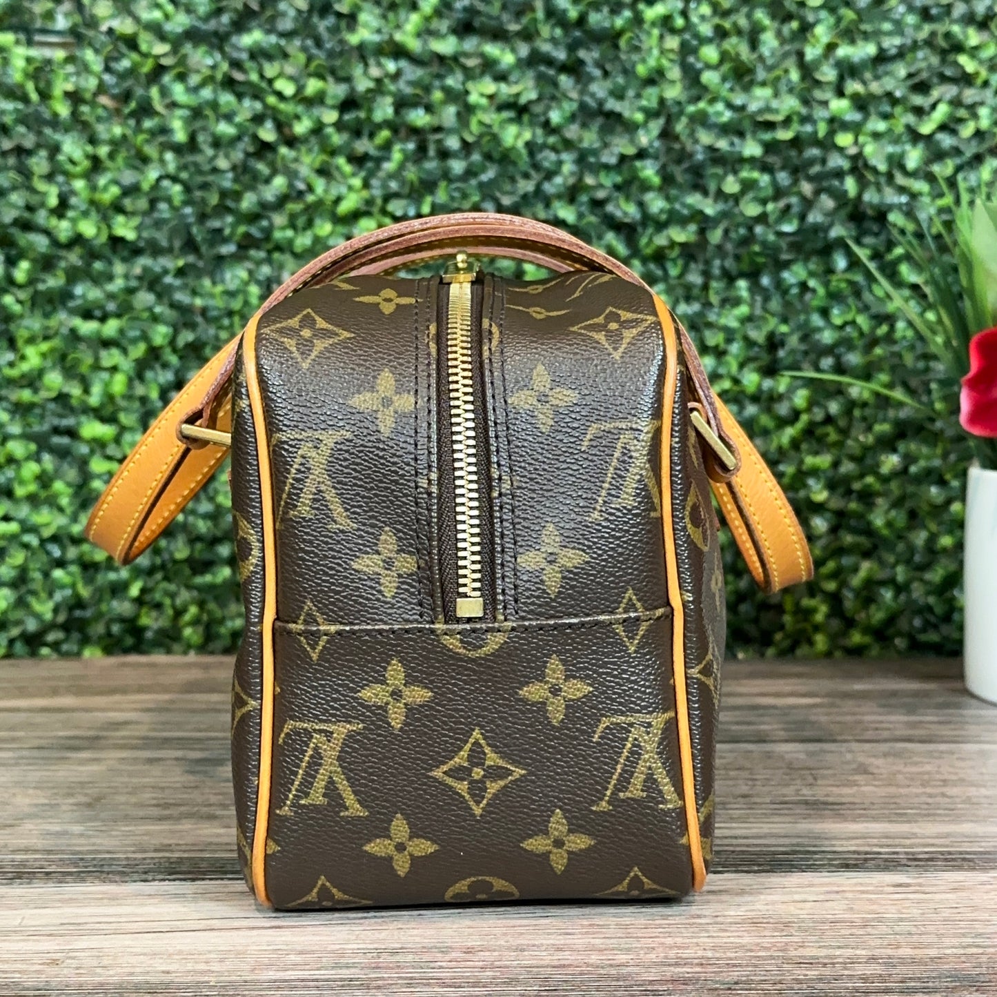 Louis Vuitton Monogram Canvas Cite MM Shoulder Bag