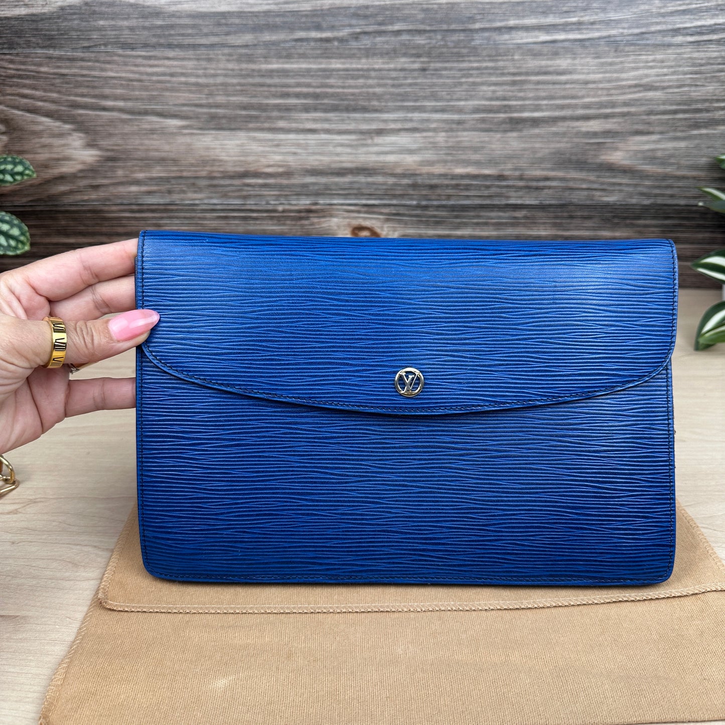 Louis Vuitton Toledo Blue Epi Leather Montaigne Clutch