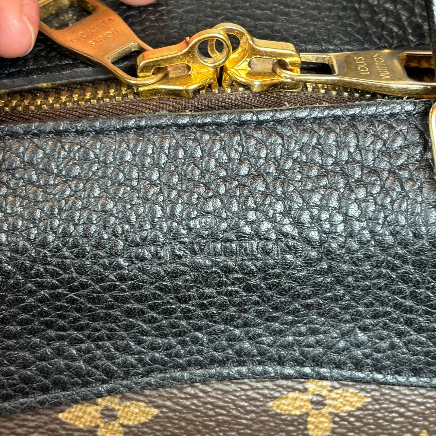 Louis Vuitton Retiro Noir