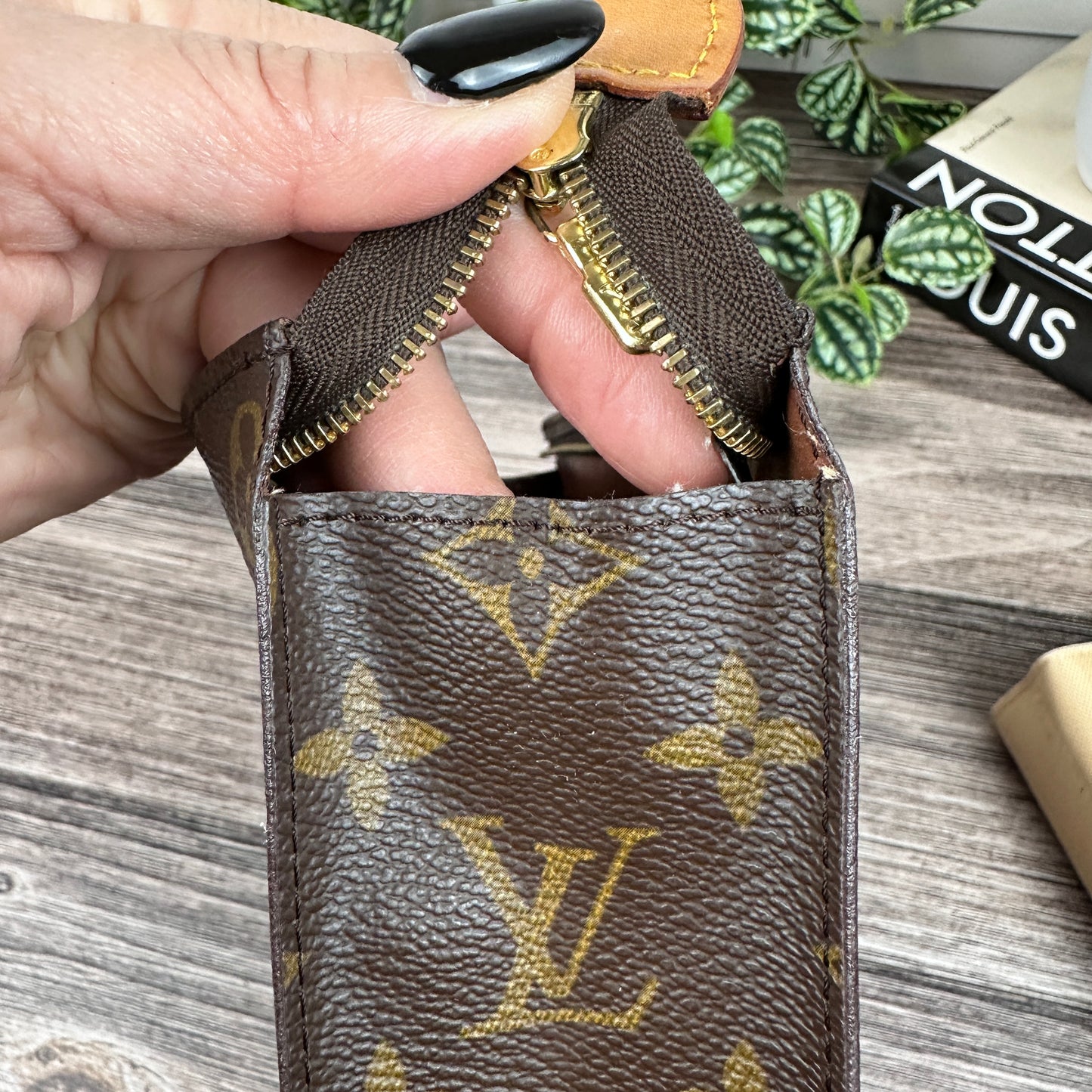 Louis Vuitton Vintage Toiletry 26 Monogram
