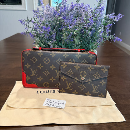 Daily Organizer Clutch Wallet in Cherry Red