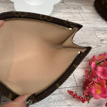 Louis Vuitton Monogram Bucket GM Pouch