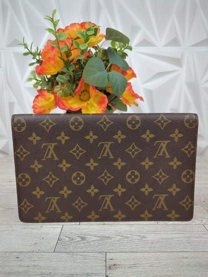 Louis Vuitton Chaillot Clutch
