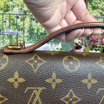 Louis Vuitton Vintage Monceau 28
