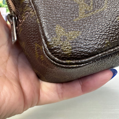Louis Vuitton Trousse Toilet 23