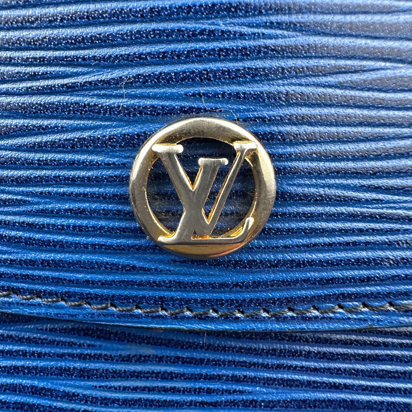 Louis Vuitton Toledo Blue Epi Leather Montaigne Clutch