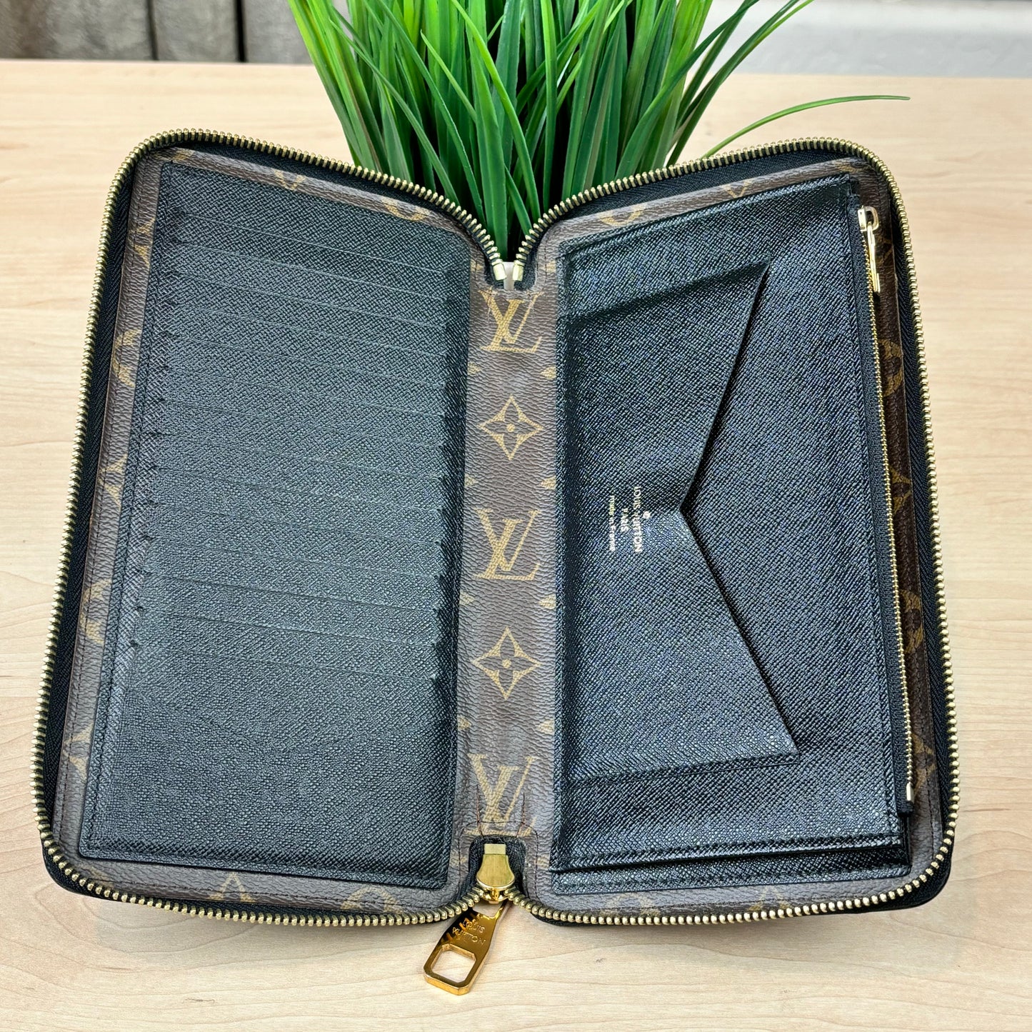 Louis Vuitton Monogram Daily Organizer Wallet Noir