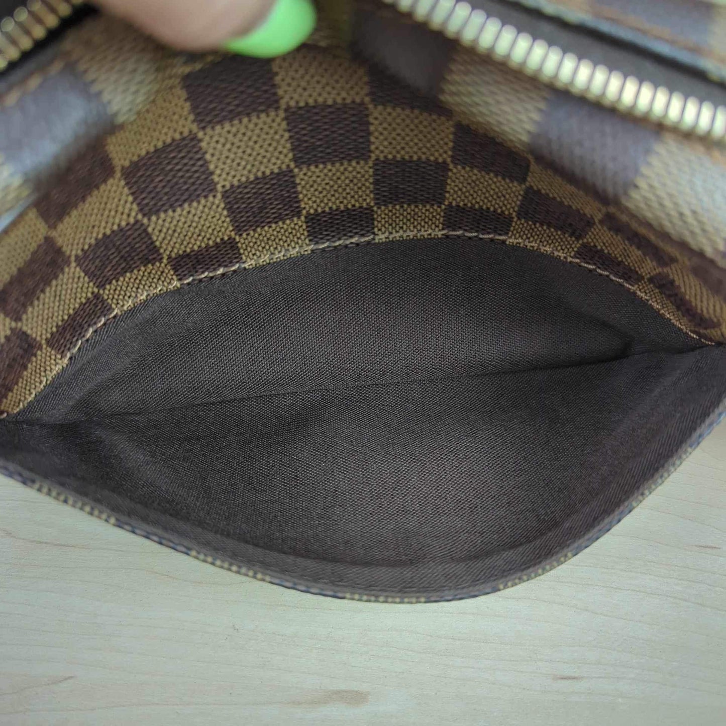 Louis Vuitton Damier Canvas Macao Wristlet Clutch
