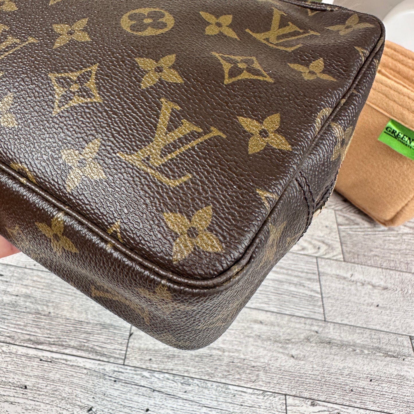 Louis Vuitton Trousse 23