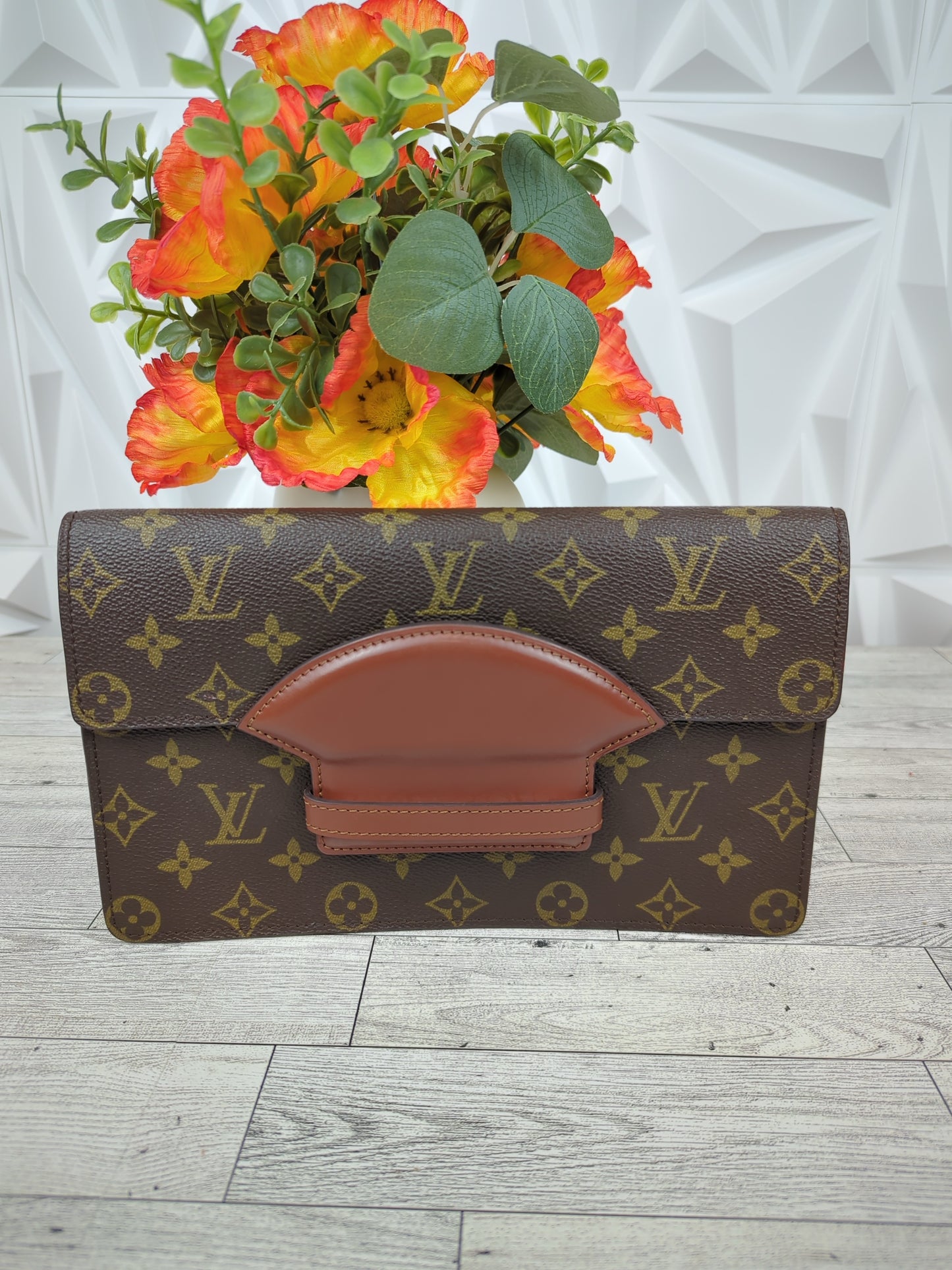 Louis Vuitton Chaillot Clutch