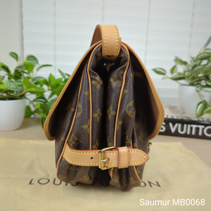 Louis Vuitton Monogram Saumur 30 Messenger Bag