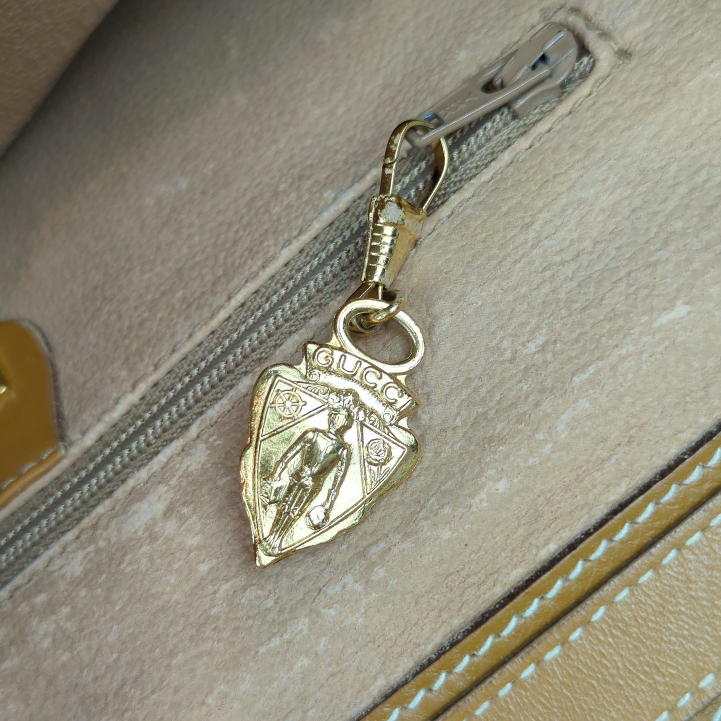 Gucci Micro GG Convertible Sling