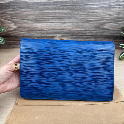 Louis Vuitton Toledo Blue Epi Leather Montaigne Clutch