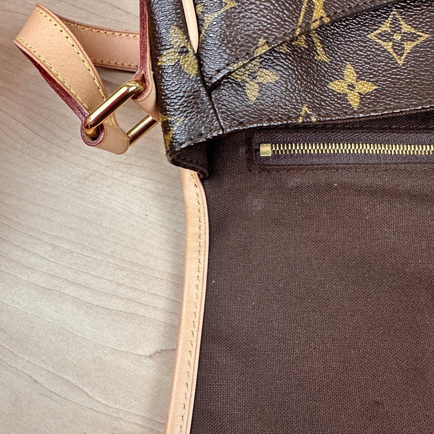 Louis Vuitton Menilmontant GM